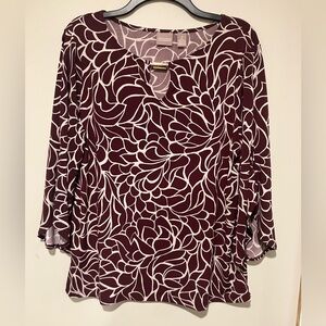 Chicos Size 2 keyhole 3/4 sleeve top, like new.